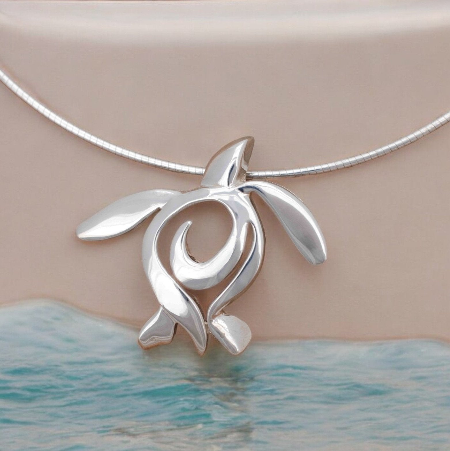 Fine fashion silver turtle pendant